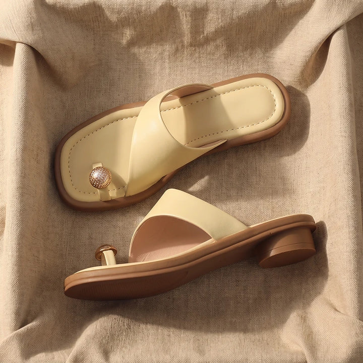 Amara Women's Toe Ring Flat Sandals - Cream
