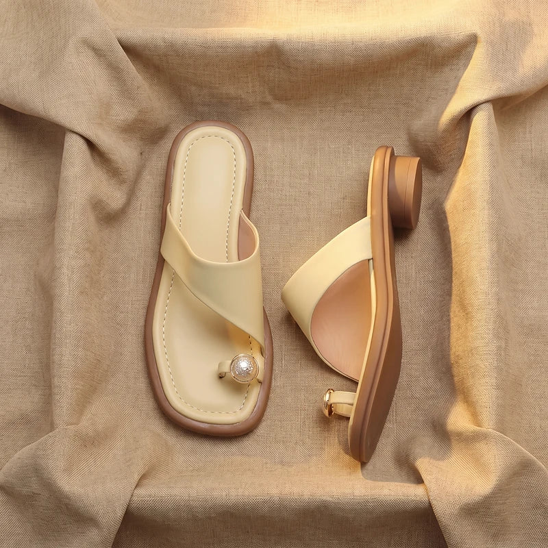 Amara Women's Toe Ring Flat Sandals - Cream