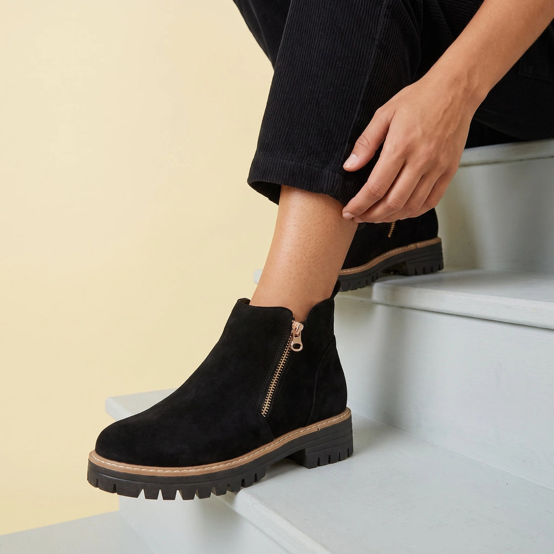 Fenna Suede Lug Sole Chelsea Boots - Black